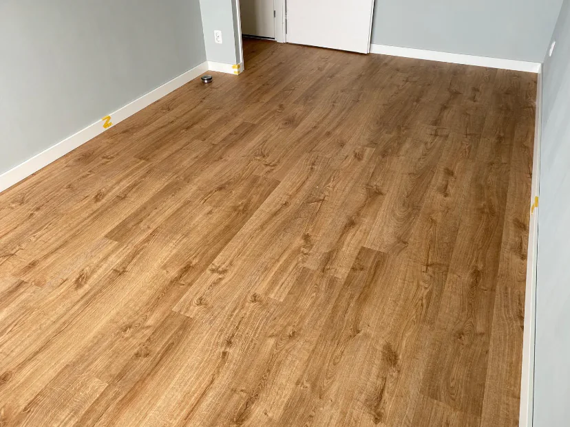 Appartement met een laminaatvloer (beeld 3)